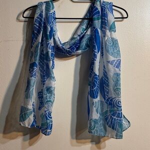 Blue and White Leaf Pattern Scarf